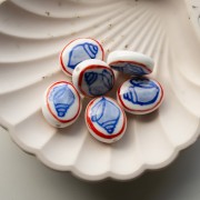 Ceramic oval bead 20.5x17 mm - shell motif - White - Blue - Red x1