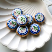 20 mm flattened round ceramic bead - flowers - Brown - Blue x1