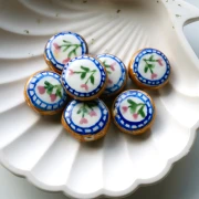 20 mm flattened round ceramic bead - flowers - Brown - Blue x1