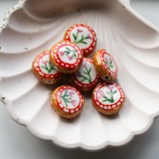 20 mm flattened round ceramic bead - flowers - Brown - Red x1