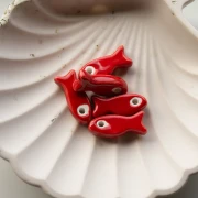 Ceramic fish pendant 25x10 mm - Red x1