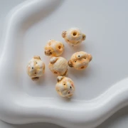 Ceramic dog head bead 12.5x18 mm - Beige x1