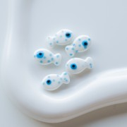 11x19.5 mm Ceramic Fish Beads - White with Sky Blue Dots x1
