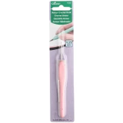 Clover Amour No. 4 steel crochet hook, 1.25 mm, with a Pastel Pink handle x1