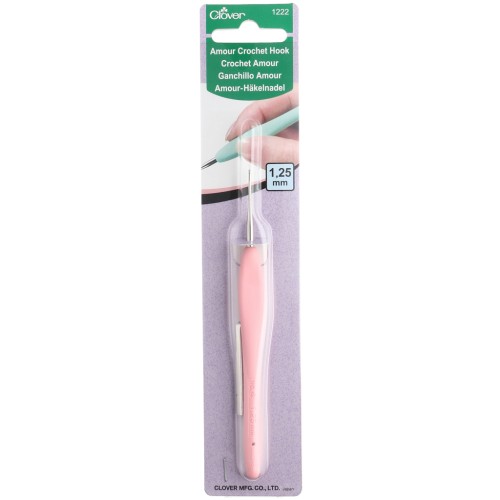 Clover Amour No. 4 steel crochet hook, 1.25 mm, with a Pastel Pink handle x1