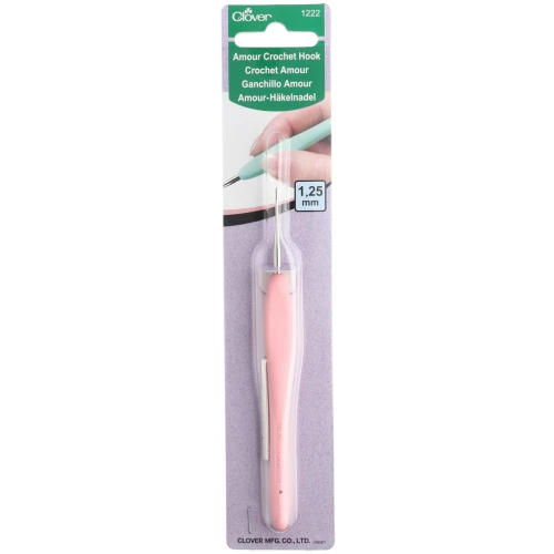 Clover Amour No. 4 steel crochet hook, 1.25 mm, with a Pastel Pink handle x1