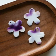 Flower pendant 32x30 mm in acetate - Marbled White - Violet - Gold x1
