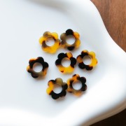 14 mm acetate flower pendant - Tortoiseshell - Brown - Black x1