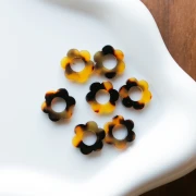 14 mm acetate flower pendant - Tortoiseshell - Brown - Black x1