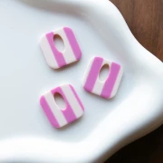 Acetate 21 mm hollow square pendant - Striped White - Magenta x1