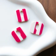 Acetate 21 mm hollow square pendant - Striped White - Raspberry x1