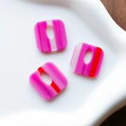 Square acetate pendant 21 mm - Fuschia stripes - Red - White x1