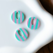 Round hollow acetate pendant 21 mm - Turquoise stripes - Light pink x1