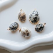 25-30 mm mottled shell pendant with gold trim - Brown Beige x1