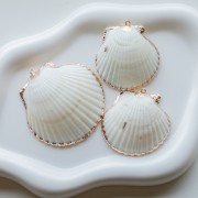 40-50 mm shell pendant with gold trim - Natural x1
