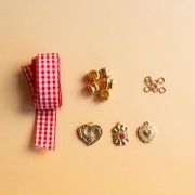 Mes bijoux DIY - Necklace kit with gingham ribbon and heart charms