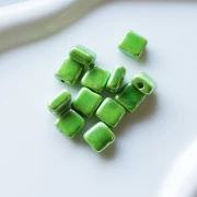 10 mm square ceramic bead - Light Green x1