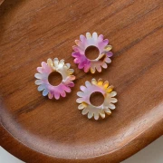 20 mm Acetate Daisy Flower Pendant - Marbled Pink - Ochre - Ivory - Blue-Gray