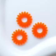 20 mm Translucent Acrylic Daisy Flower Pendant - Orange x1