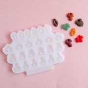 Géa Creations silicone mold for making fall-themed pendants (1)