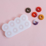 Gea Creations silicone mold for making 20 mm daisy pendants (1)