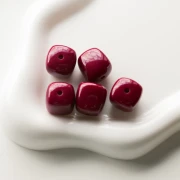 Irregular 16x17 mm cube-shaped beads made of opaque acrylic - Burgundy x10