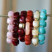 Irregular 16x17 mm cube-shaped beads made of opaque acrylic - Burgundy x10