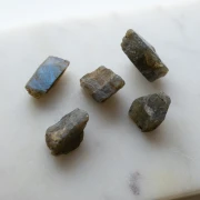 Irregular raw gemstone bead, 20–25 mm – Labradorite x1