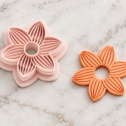 25 mm flower-shaped cookie cutter made of biodegradable polymer - Beige x1