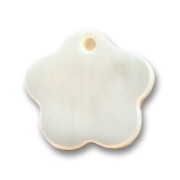 Mother-of-Pearl Flower-shaped Sequins 15mm Natural x10|raw }}