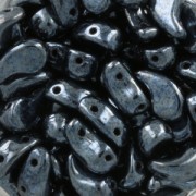 Zoliduo® Right pressed glass beads with two holes 5x8mm Jet Hematite x20|raw }}
