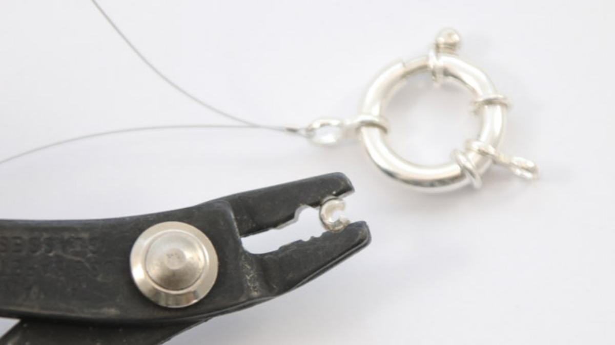 Make pretty finishes with crush beads : Step 4 Make pretty finishes with crush beads : Step 4