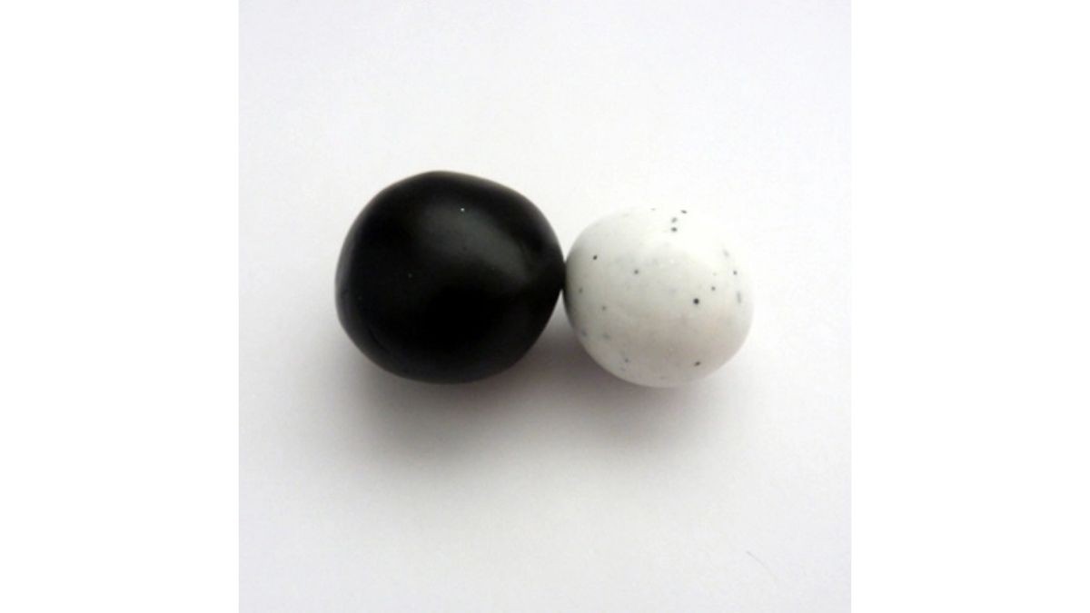 Learn how to create a black marble effect in polymer : Step 1 Learn how to create a black marble effect in polymer : Step 1