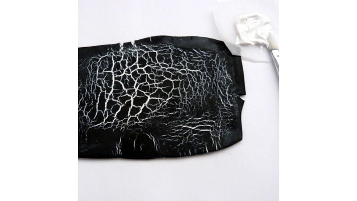 Learn how to create a black marble effect in polymer : Step 3 Learn how to create a black marble effect in polymer : Step 3