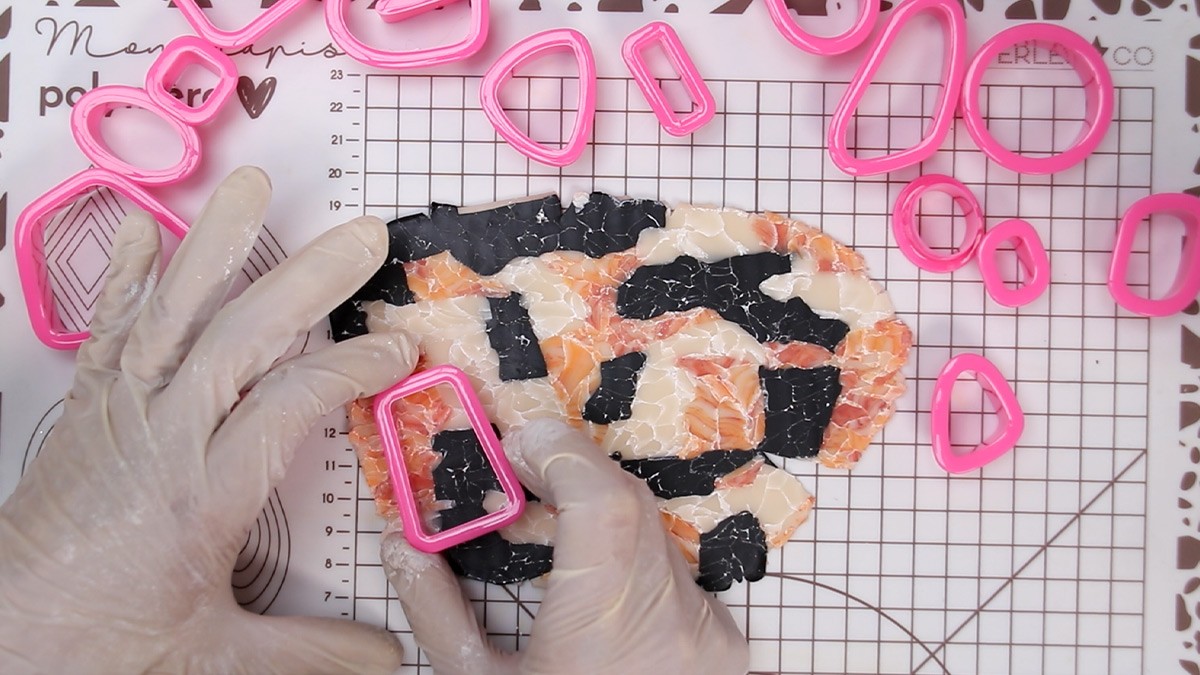 Learn how to create a white marble effect in polymer : Step 5 Learn how to create a white marble effect in polymer : Step 5