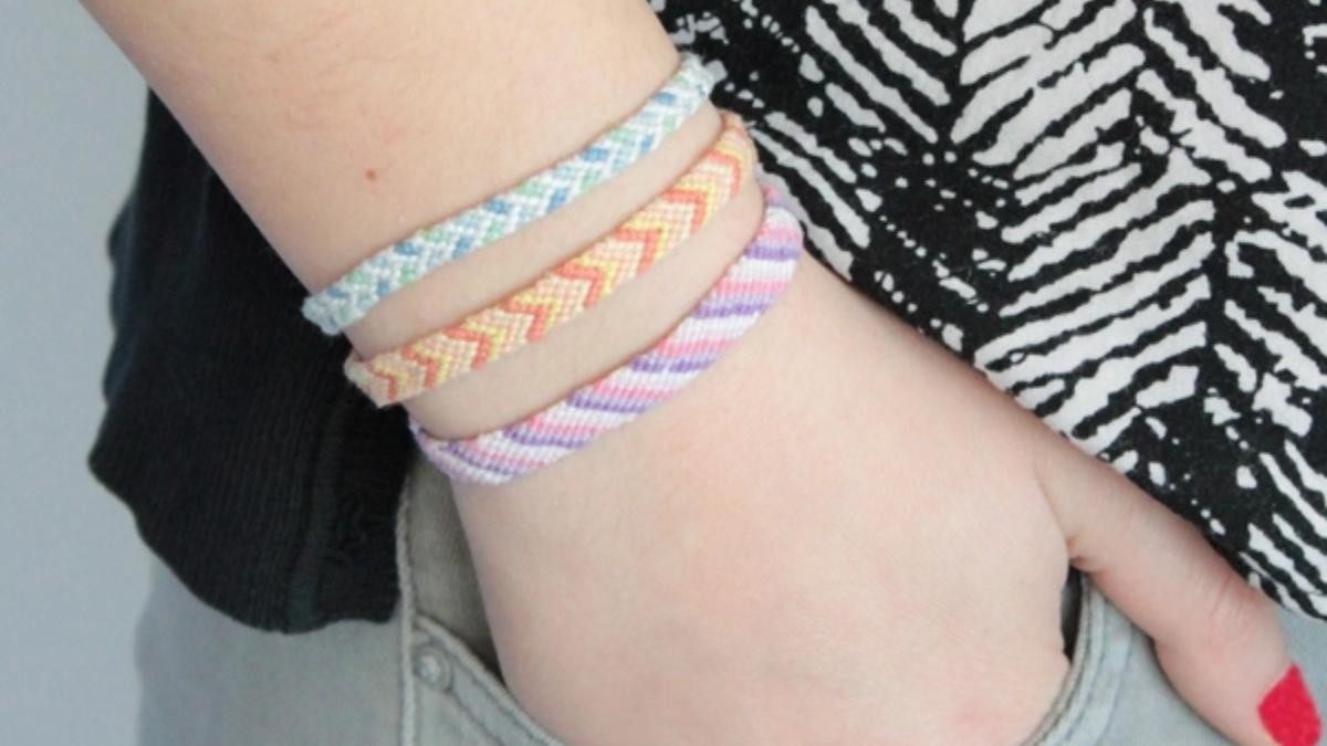 Brazilian bracelets trio classic, chevron, spur yarn skeins