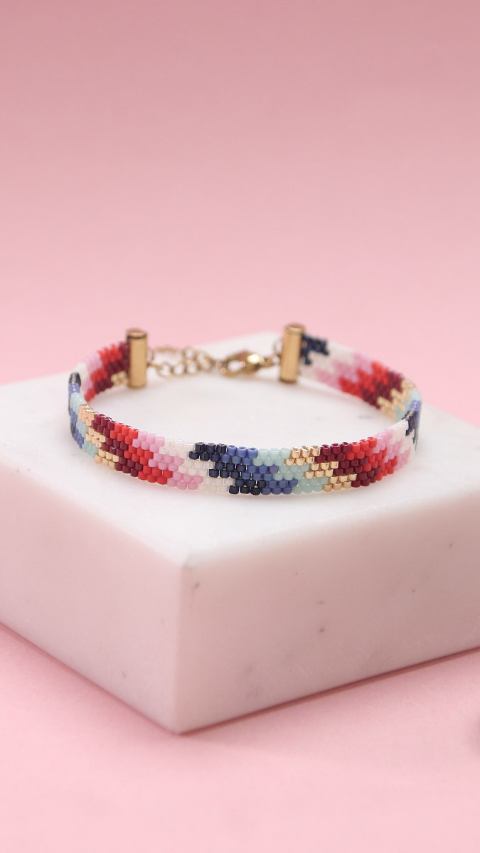 Schema  How to make an even Peyote weave?