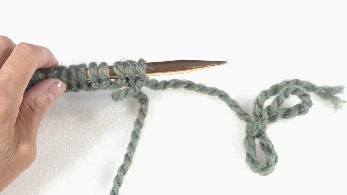How do I knit a purl stitch? : Step 3