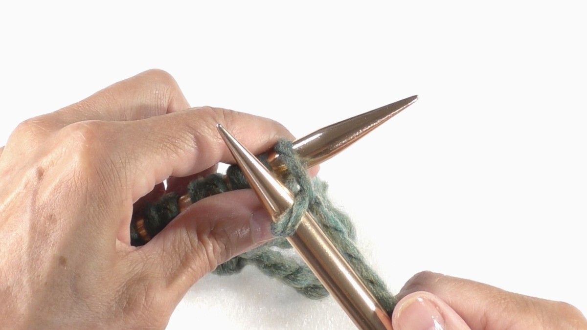 How do I knit a purl stitch? : Step 10