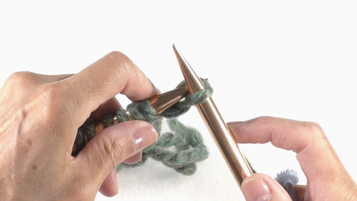 How do I knit a purl stitch? : Step 11