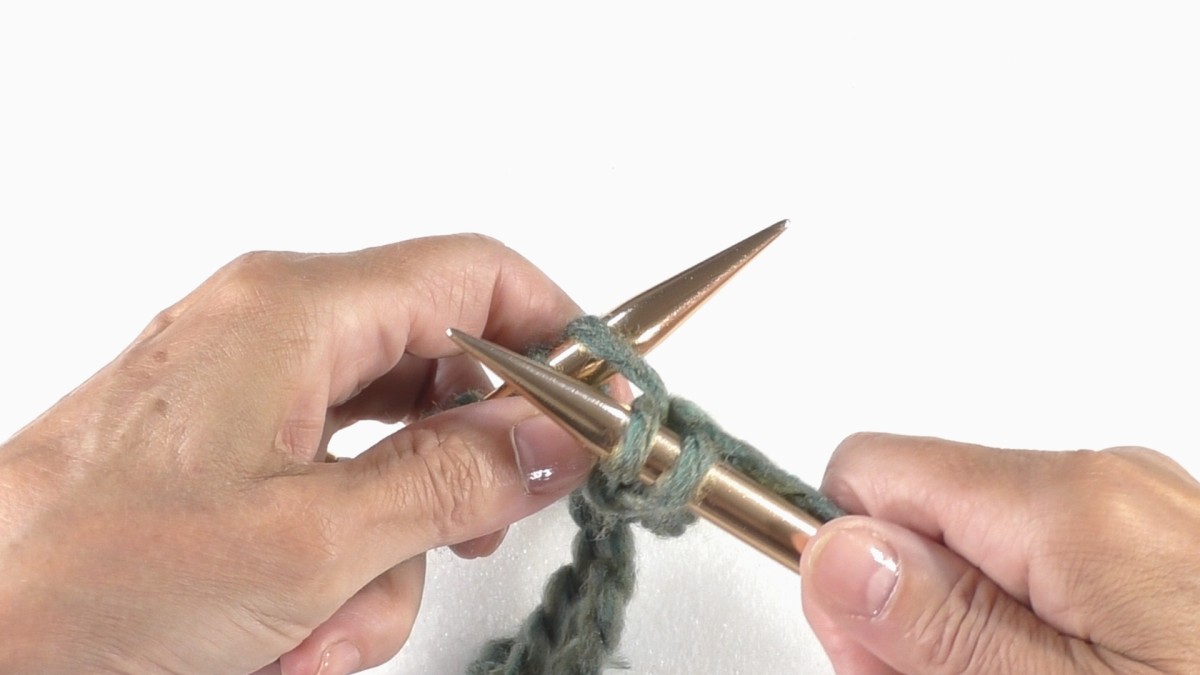 How do I knit a purl stitch? : Step 18
