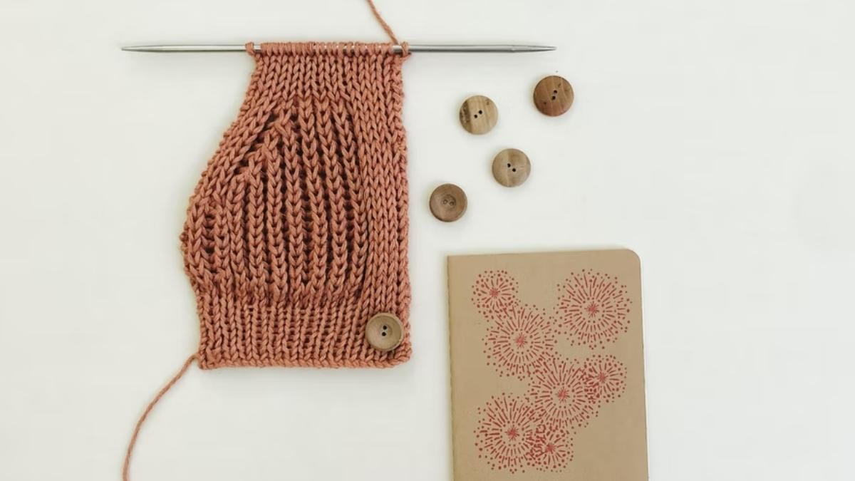 DIY Knitting: how to make a knitting decrease? DIY Knitting: how to make a knitting decrease?