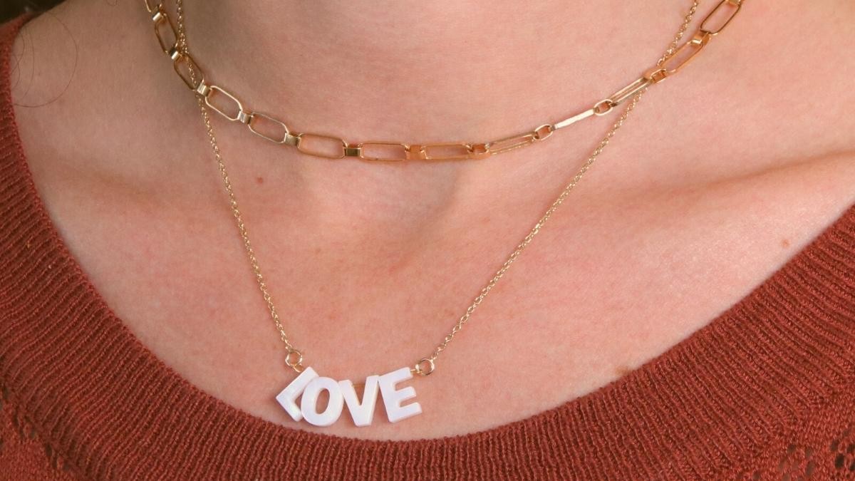 How to shorten a too long necklace ?