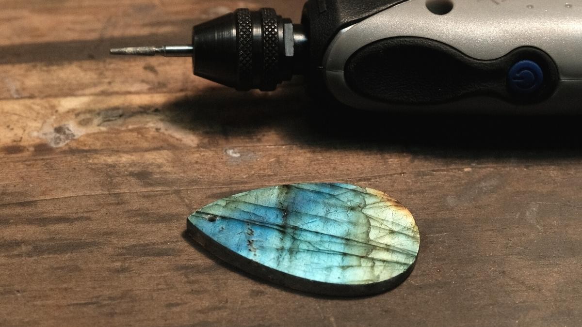 Schema How to drill a gemstone? Schema How to drill a gemstone?