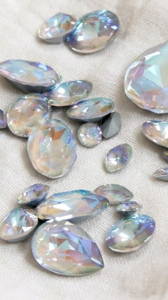 Schema  What is the difference between crystal and rock crystal?