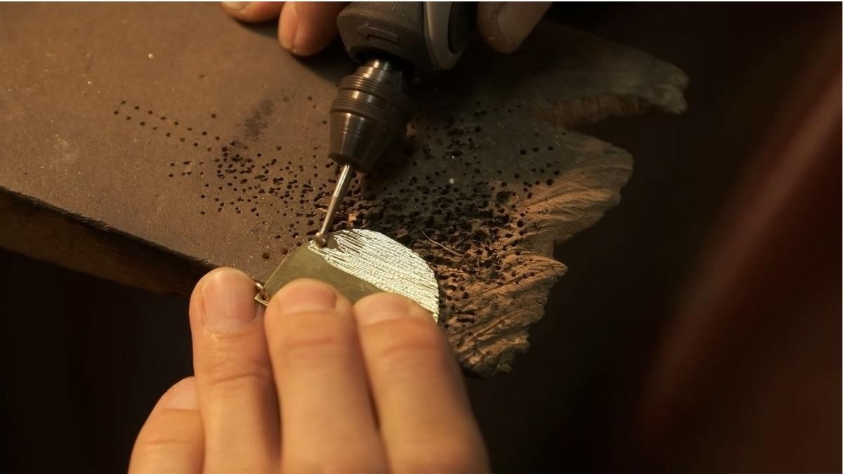 How to engrave a jewel yourself ? Perles & Co