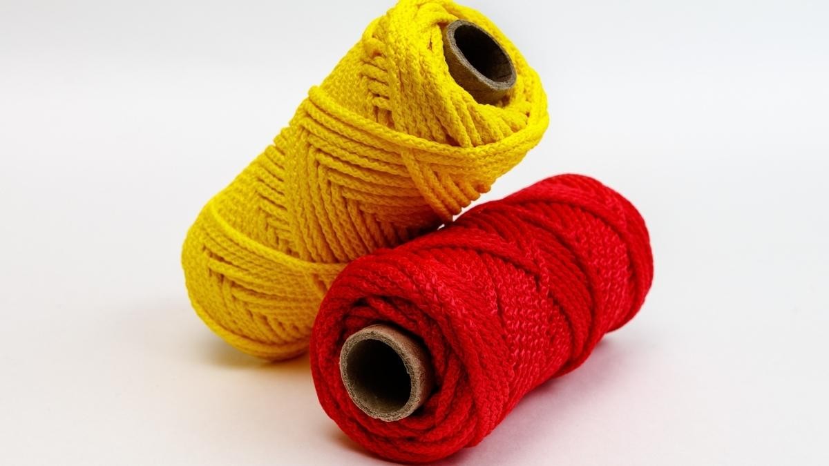 How to start macramé: the essential tools