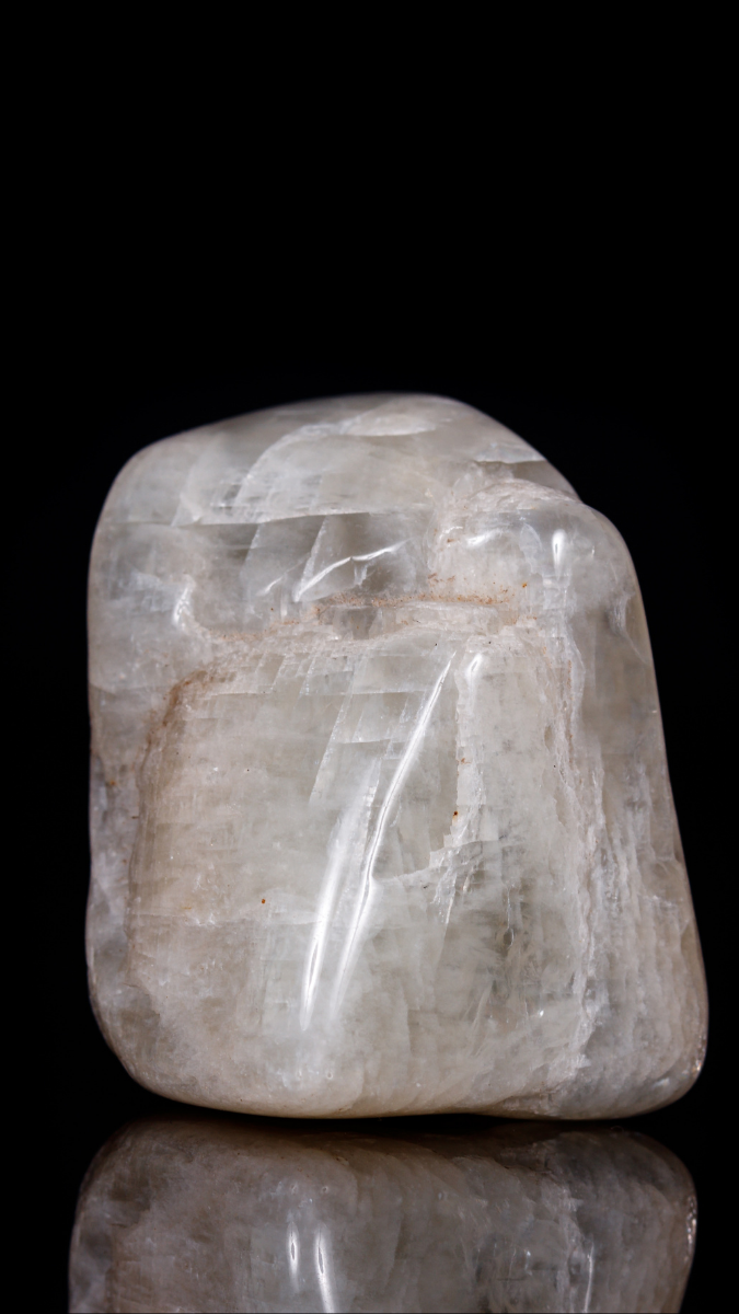Schema  Moonstone: meaning, origins and properties
