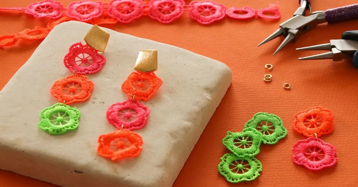 9 DIY fluorescent jewelry ideas