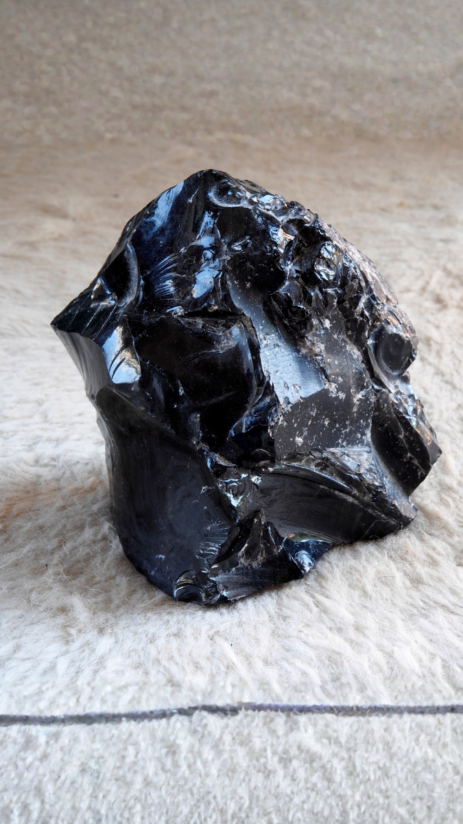 Schema  Obsidian: virtues, significance and properties